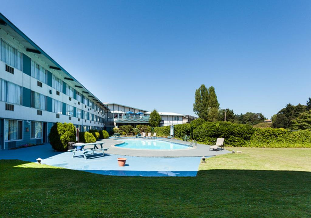 Howard Johnson By Wyndham Nanaimo Harbourside 外观 照片