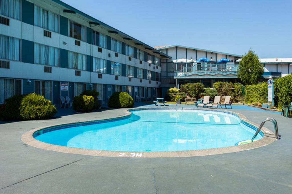 Howard Johnson By Wyndham Nanaimo Harbourside 外观 照片