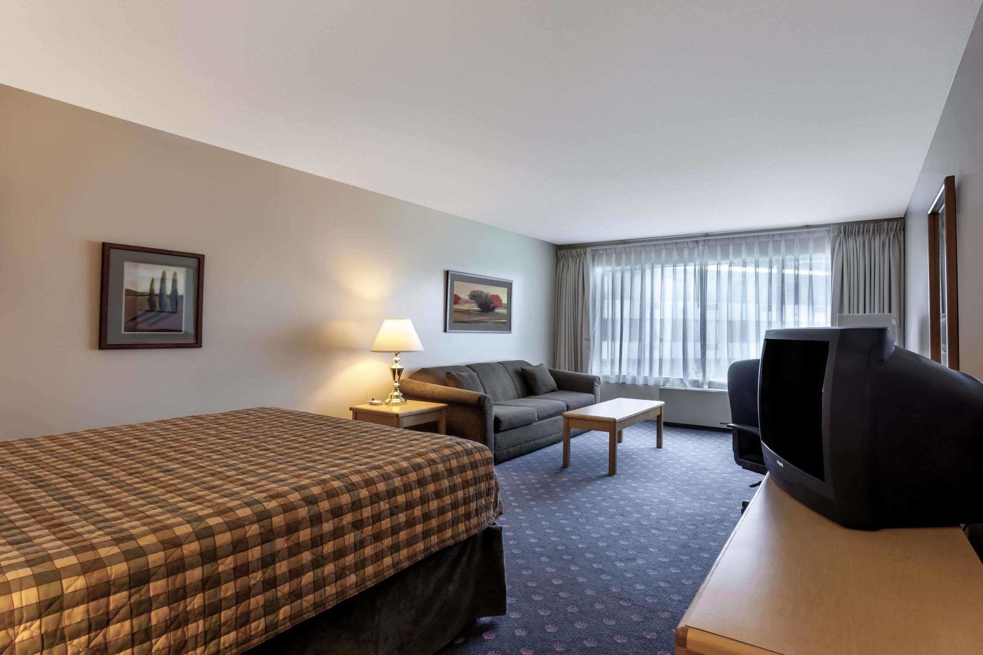 Howard Johnson By Wyndham Nanaimo Harbourside 外观 照片